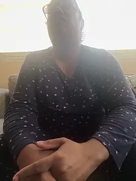 ebonyred online show from December 20, 2025, 3:08 pm