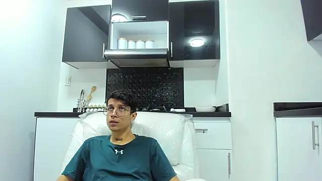 AgarEvans online show from December 9, 2024, 4:56 am