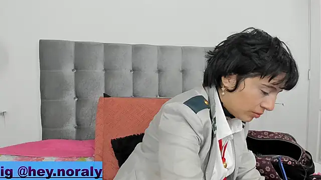 hey noraly online show from February 18, 2025, 4:15 am