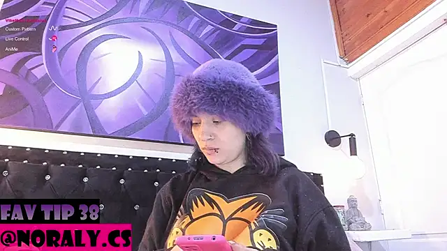 Snapshot of hey_noraly chatting on June 15, 2026, 4:15 am hey noraly online show from June 15, 2026, 4:15 am