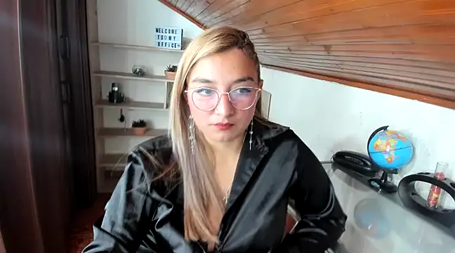 Snapshot of _sweetcarla chatting on January 23, 2025, 4:37 pm sweetcarla online show from January 23, 2025, 4:37 pm