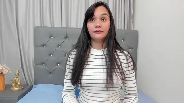 Snapshot of mariiana_murillo01 chatting on January 3, 2025, 2:43 am mariiana murillo01 online show from January 3, 2025, 2:43 am