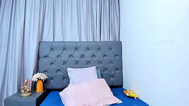 Snapshot of mariiana_murillo01 chatting on February 2, 2025, 3:43 am mariiana murillo01 online show from February 2, 2025, 3:43 am