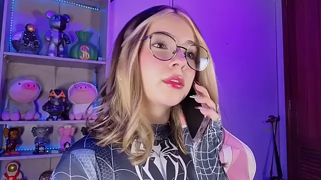 Snapshot of EmilyMiller_ chatting on September 9, 2025, 4:39 pm EmilyMiller online show from September 9, 2025, 4:39 pm