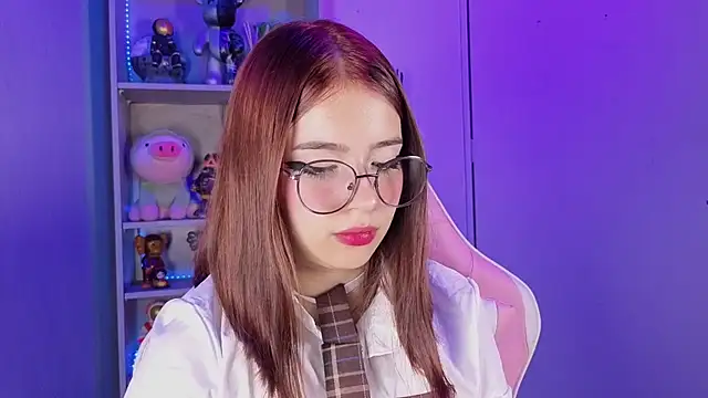 Snapshot of EmilyMiller_ chatting on October 30, 2025, 4:30 pm EmilyMiller online show from October 30, 2025, 4:30 pm