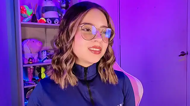 Snapshot of EmilyMiller_ chatting on May 16, 2026, 3:22 pm EmilyMiller online show from May 16, 2026, 3:22 pm