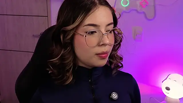 Snapshot of EmilyMiller_ chatting on June 19, 2026, 3:16 pm EmilyMiller online show from June 19, 2026, 3:16 pm