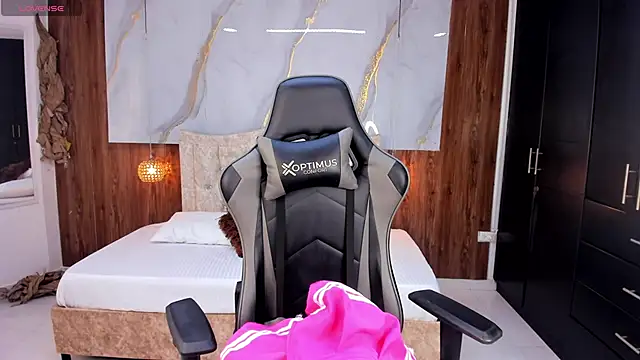 mia 18v online show from March 21, 2025, 8:29 pm