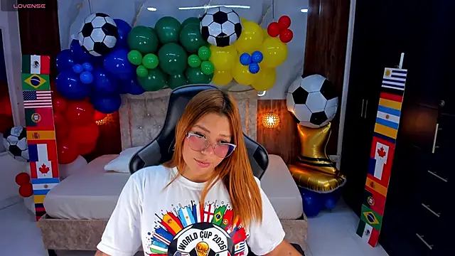 Snapshot of mia_18v chatting on June 22, 2026, 8:06 pm mia 18v online show from June 22, 2026, 8:06 pm