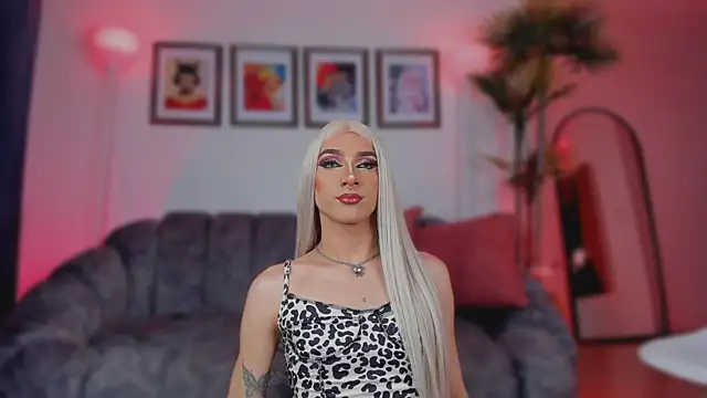 Snapshot of Taylor__foxxx chatting on September 9, 2025, 5:07 am Taylor foxxx online show from September 9, 2025, 5:07 am