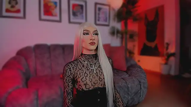 Snapshot of Taylor__foxxx chatting on June 16, 2026, 6:16 am Taylor foxxx online show from June 16, 2026, 6:16 am
