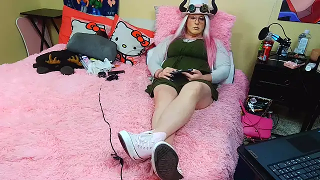 Blakelytgirl online show from April 21, 2026, 5:58 am