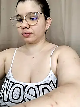 Snapshot of Danzel1105 chatting on November 7, 2025, 6:52 pm Danzel1105 online show from November 7, 2025, 6:52 pm