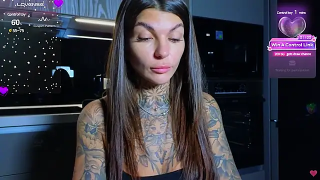 Snapshot of tattooedBabyy chatting on January 10, 2025, 5:24 pm tattooedBabyy online show from January 10, 2025, 5:24 pm