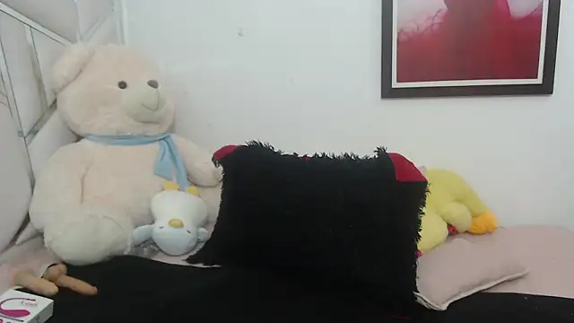 celestesouzalatin online show from January 12, 2025, 8:57 pm