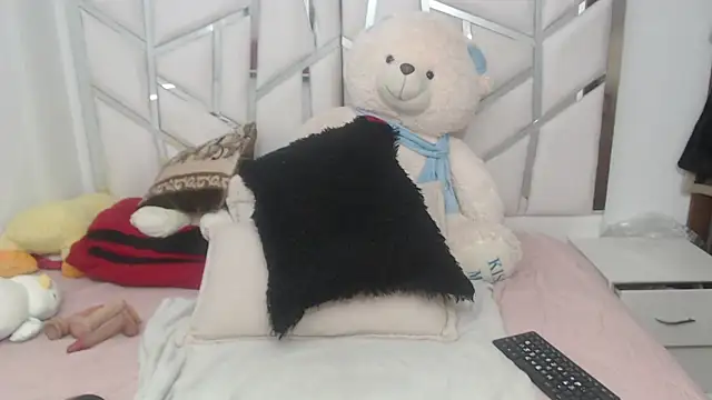 celestesouzalatin online show from January 14, 2026, 4:12 pm