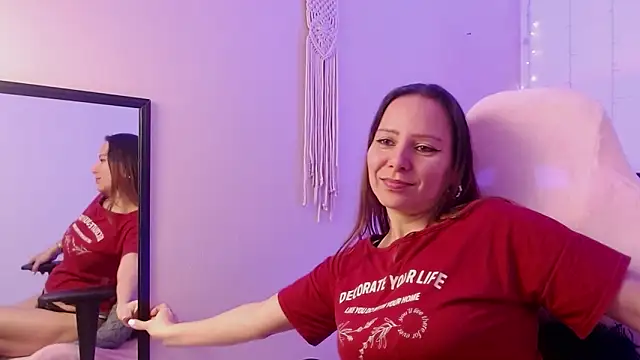 camila delarosa online show from June 15, 2026, 1:46 pm