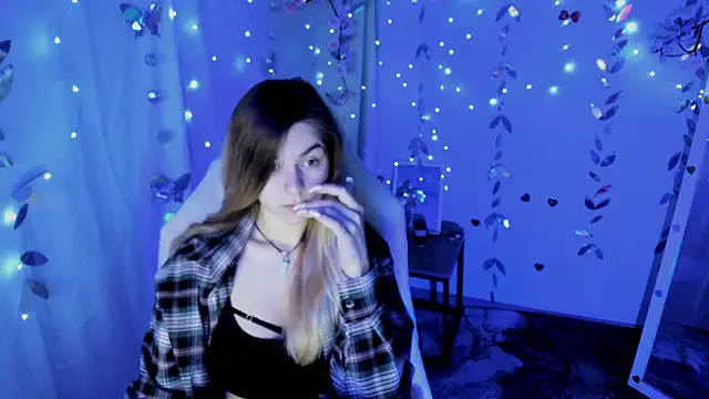 Sweet me  online show from May 4, 2026, 4:30 am