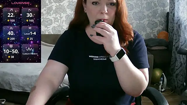 Snapshot of Sabrina_Poison chatting on December 15, 2025, 9:46 am Sabrina Poison online show from December 15, 2025, 9:46 am