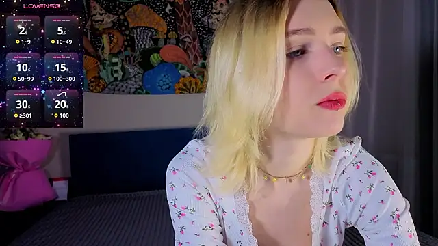 Crayzy Luv online show from March 16, 2026, 6:34 pm