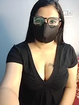 Snapshot of Trezza chatting on July 24, 2026, 9:02 pm Trezza online show from July 24, 2026, 9:02 pm