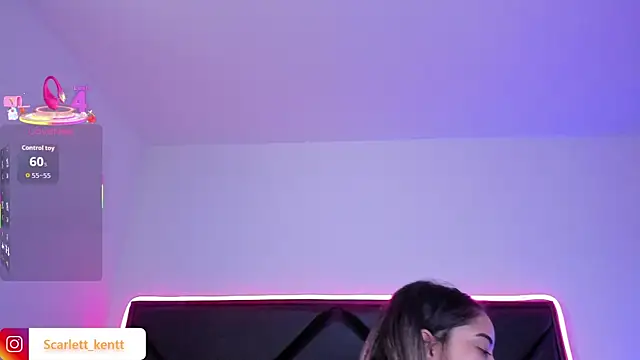 ScarlettAndClark online show from November 28, 2025, 12:08 pm