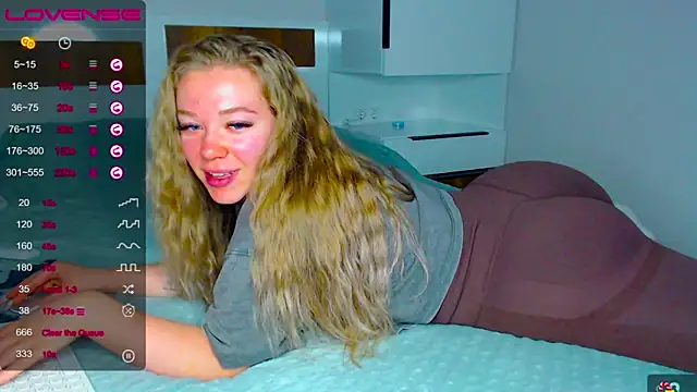 kitti kaattt online show from September 21, 2025, 4:03 am