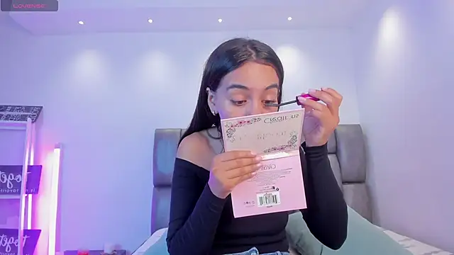 Snapshot of martina_mancini chatting on January 18, 2025, 12:04 pm martina mancini online show from January 18, 2025, 12:04 pm