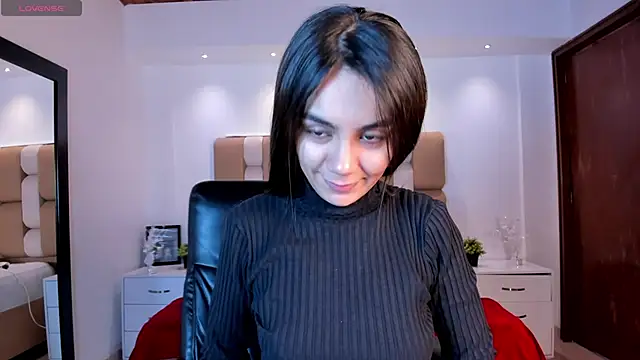 Snapshot of martina_mancini chatting on March 21, 2025, 11:44 am martina mancini online show from March 21, 2025, 11:44 am