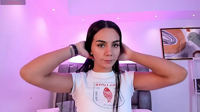 Snapshot of martina_mancini chatting on November 3, 2025, 11:33 am martina mancini online show from November 3, 2025, 11:33 am