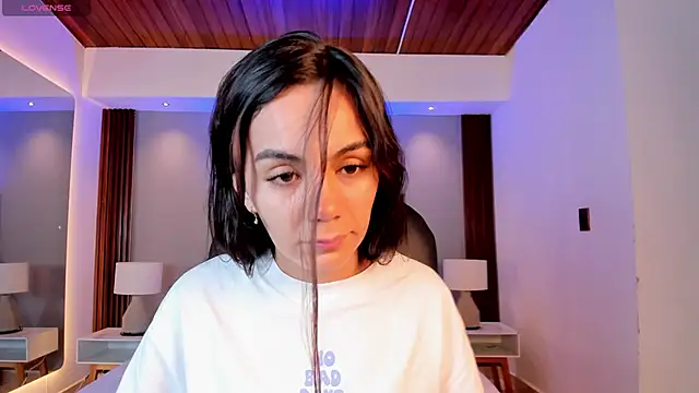Snapshot of martina_mancini chatting on May 11, 2026, 12:33 pm martina mancini online show from May 11, 2026, 12:33 pm