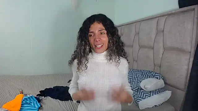 Nadia Monroe online show from December 28, 2024, 11:37 pm