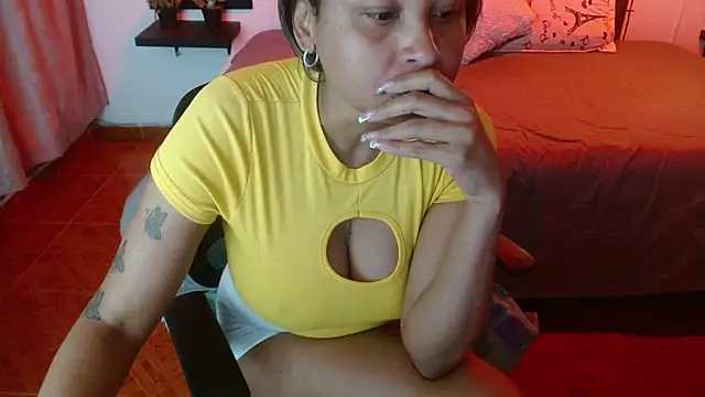 Snapshot of Dominik_girl chatting on June 11, 2026, 5:16 am Dominik girl online show from June 11, 2026, 5:16 am