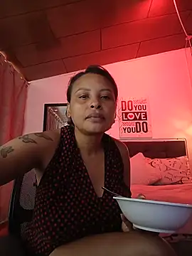 Snapshot of Dominik_girl chatting on June 19, 2026, 7:17 pm Dominik girl online show from June 19, 2026, 7:17 pm
