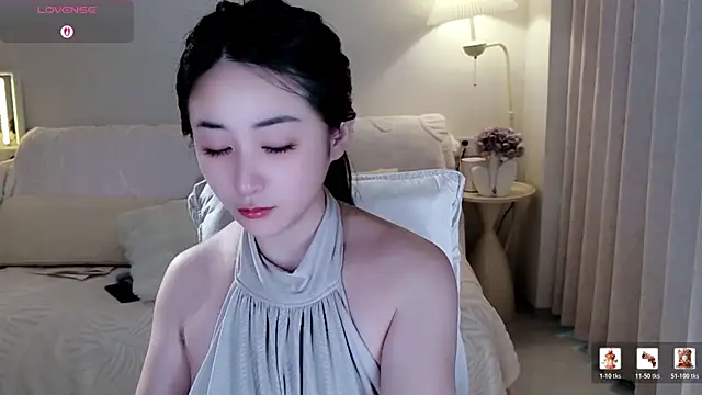 Eileen-886 online show from June 10, 2026, 11:57 pm