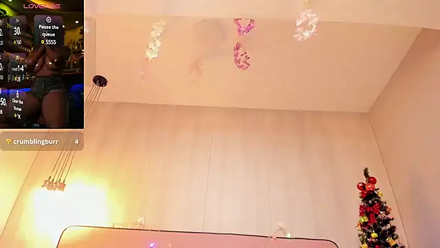 ShairaCoxx online show from December 23, 2024, 4:17 pm