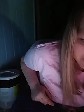 Snapshot of Cumonkatie chatting on February 8, 2026, 8:18 am Cumonkatie online show from February 8, 2026, 8:18 am