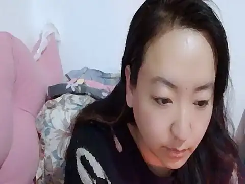 Snapshot of Xylona666 chatting on February 19, 2025, 1:17 pm Xylona666 online show from February 19, 2025, 1:17 pm