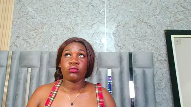 Snapshot of MiissBNasty chatting on December 4, 2025, 2:43 am MiissBNasty online show from December 4, 2025, 2:43 am