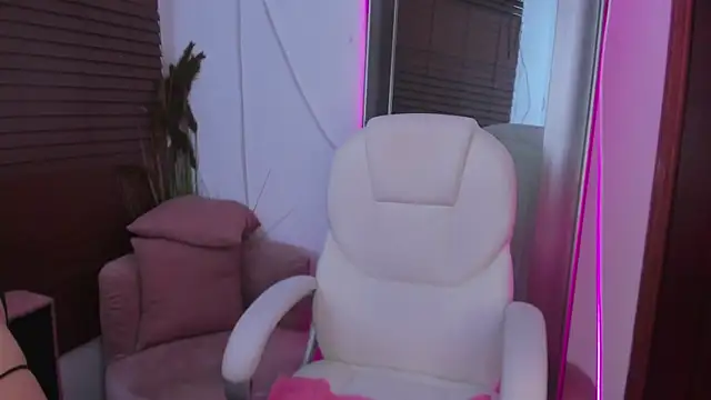 Irina bx online show from September 27, 2025, 9:20 pm