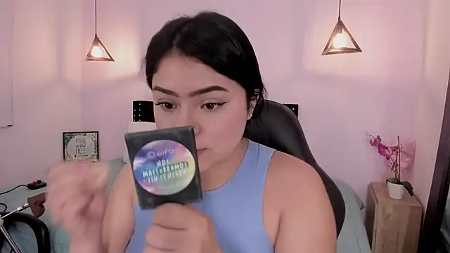 Snapshot of Oriana_Guzman chatting on September 22, 2025, 11:29 pm Oriana Guzman online show from September 22, 2025, 11:29 pm