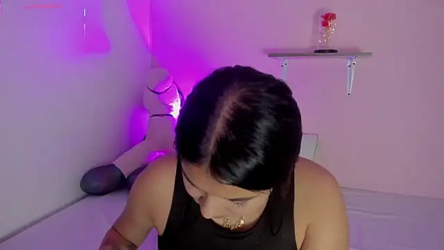 Snapshot of Oriana_Guzman chatting on November 11, 2025, 11:27 pm Oriana Guzman online show from November 11, 2025, 11:27 pm