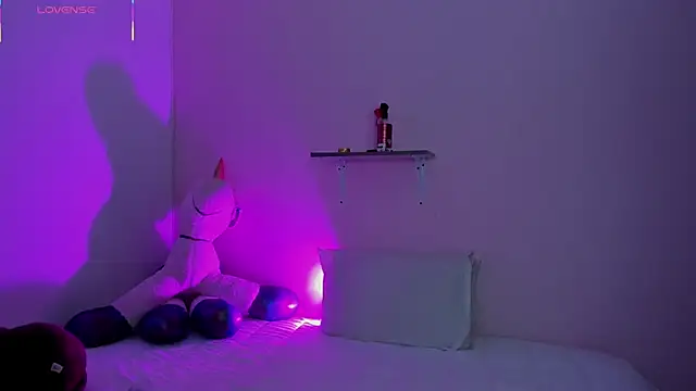 Snapshot of Oriana_Guzman chatting on January 18, 2026, 2:48 am Oriana Guzman online show from January 18, 2026, 2:48 am