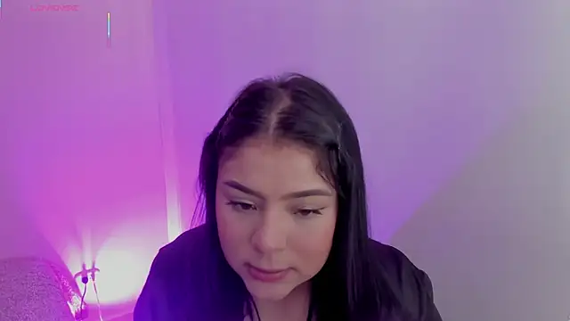 Snapshot of Oriana_Guzman chatting on February 21, 2026, 12:33 am Oriana Guzman online show from February 21, 2026, 12:33 am