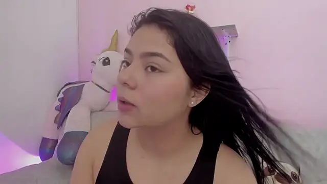 Oriana Guzman online show from May 9, 2026, 5:01 am