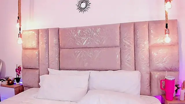 Oriana Guzman online show from June 21, 2026, 2:14 am