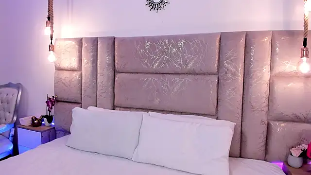 Oriana Guzman online show from June 26, 2026, 2:27 am
