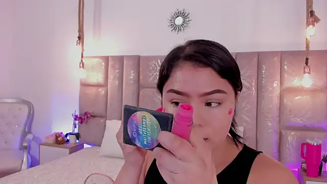 Oriana Guzman online show from July 10, 2026, 12:37 am