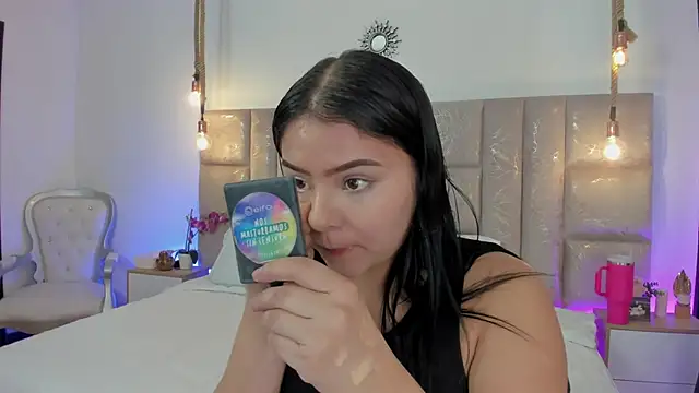 Oriana Guzman online show from July 19, 2026, 11:08 pm