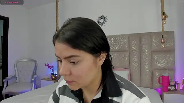 Oriana Guzman online show from July 31, 2026, 7:24 pm